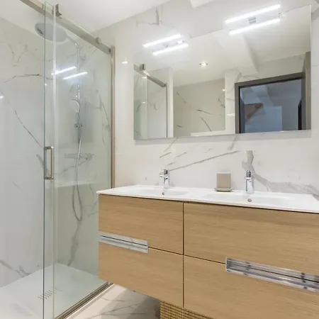 Appartement Spacieux Et Moderne 4 Chambres A 5Mn A Pieds Republique Rijsel Buitenkant foto